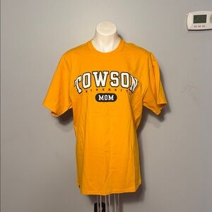 Jansport Towson University Mom Ladies Short Sleeve t-shirt. NWT. Large. Yellow.